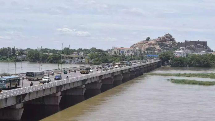 The bridge over Kwari River will be closed for heavy vehicles from November 27.